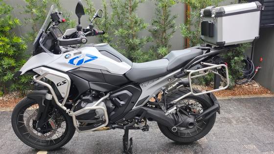 BMW R 1300 GS PLUS BMW R 1300 GS PLUS